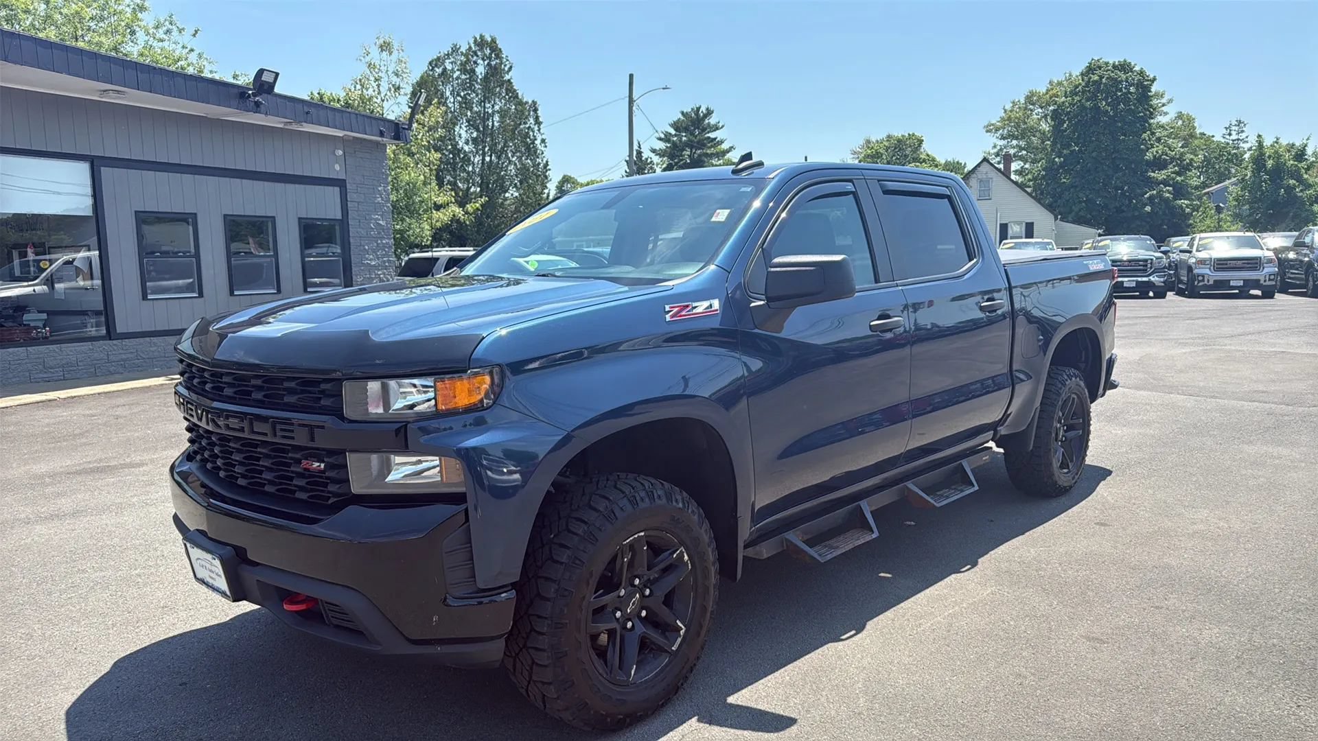 Used 2021 Chevrolet Silverado 1500 Custom Trail Boss AWD/4WD image 3