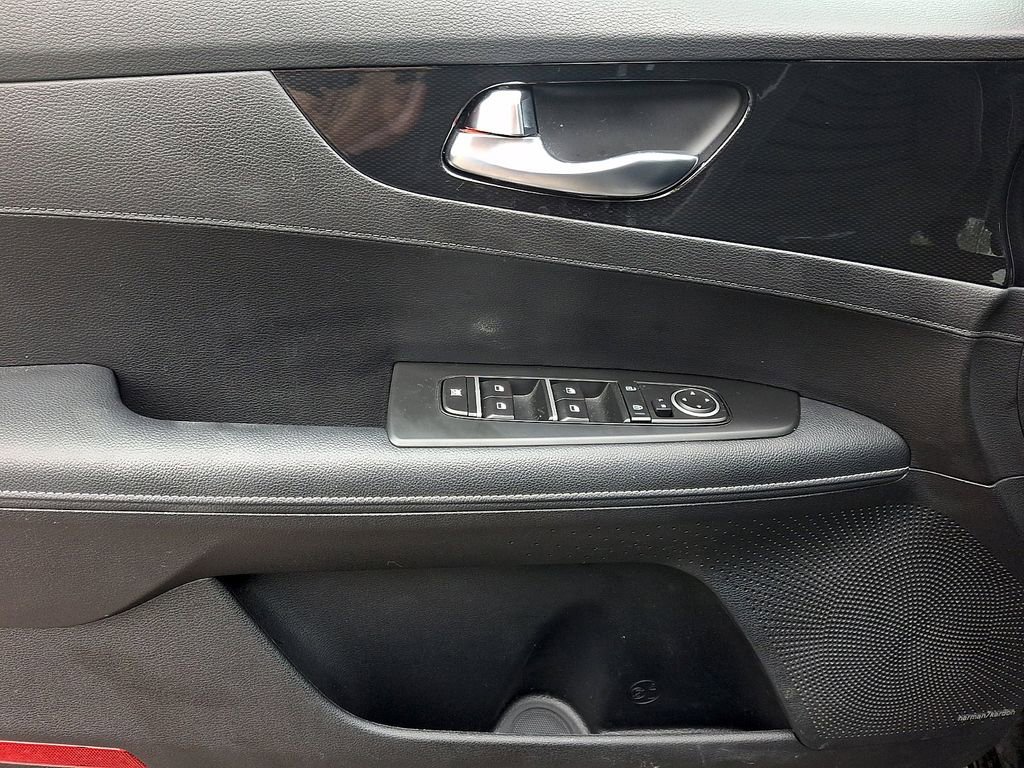 Used 2024 Kia Forte GT-Line w/ GT-Line Premium Package image 13