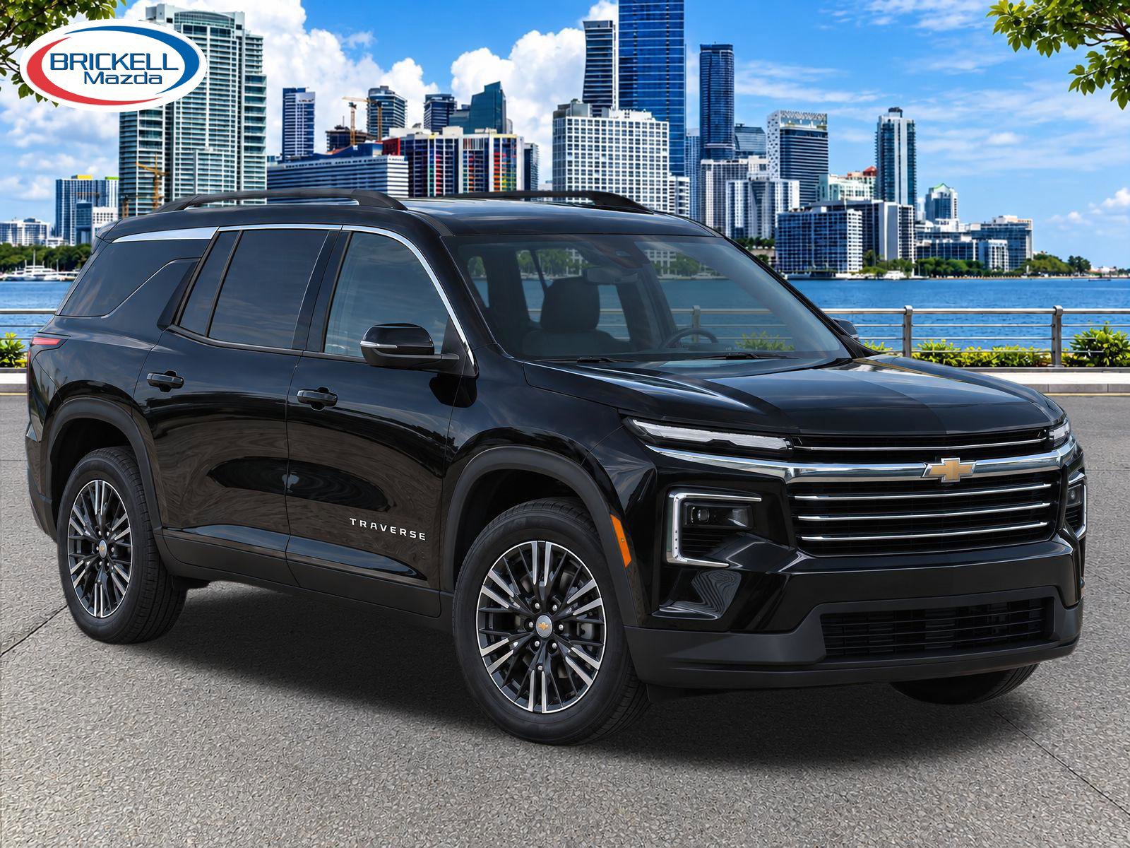 Used 2025 Chevrolet Traverse LT FWD image 2