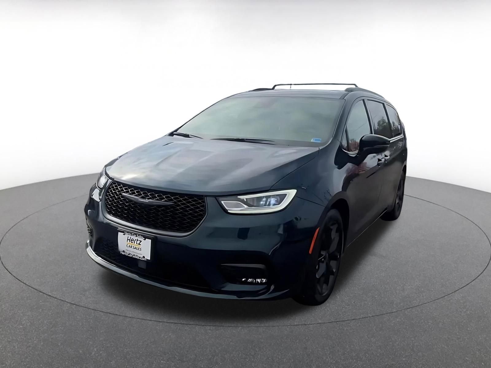 Used 2025 Chrysler Pacifica Limited image 7