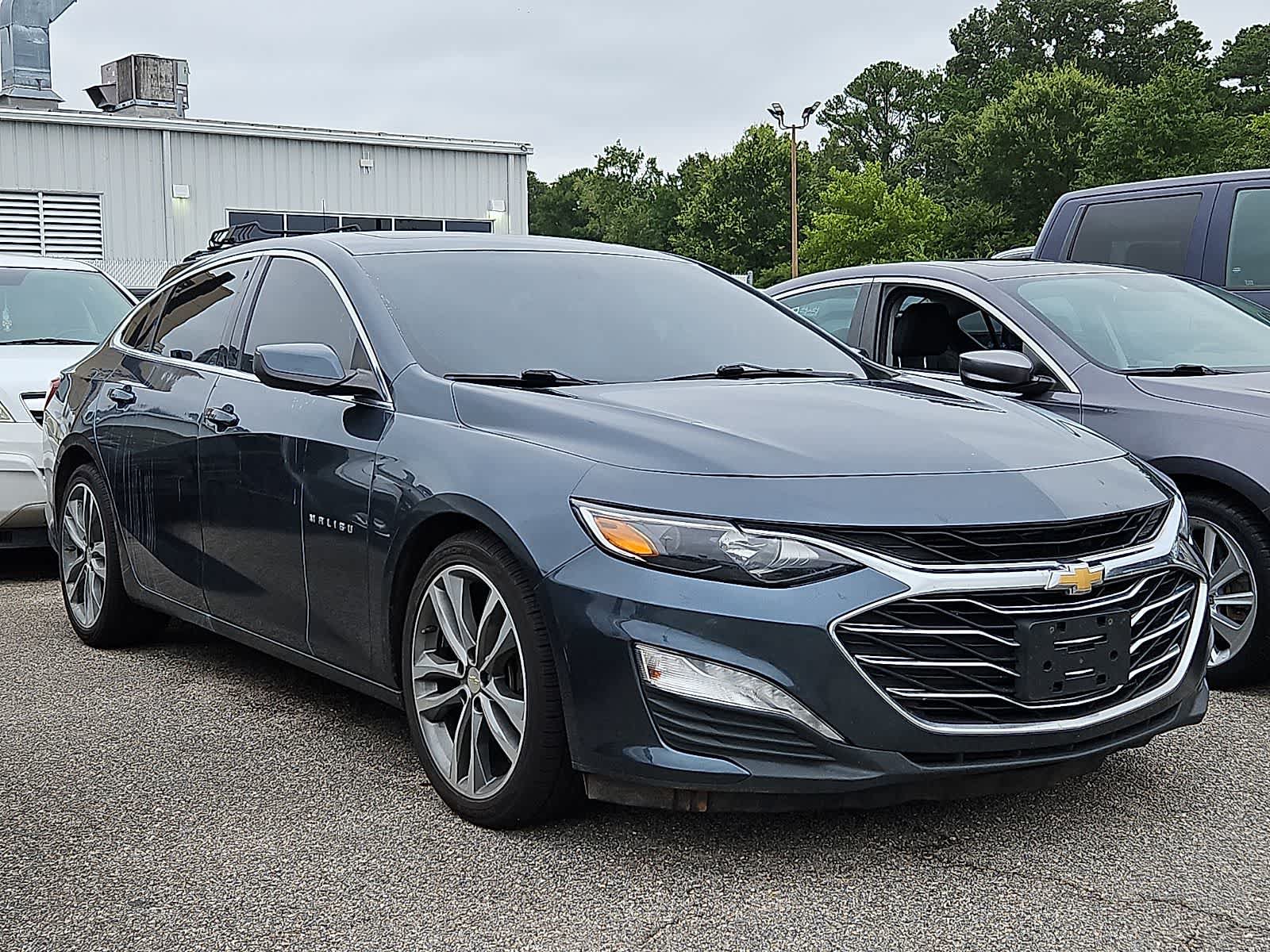Used 2021 Chevrolet Malibu LT FWD image 2