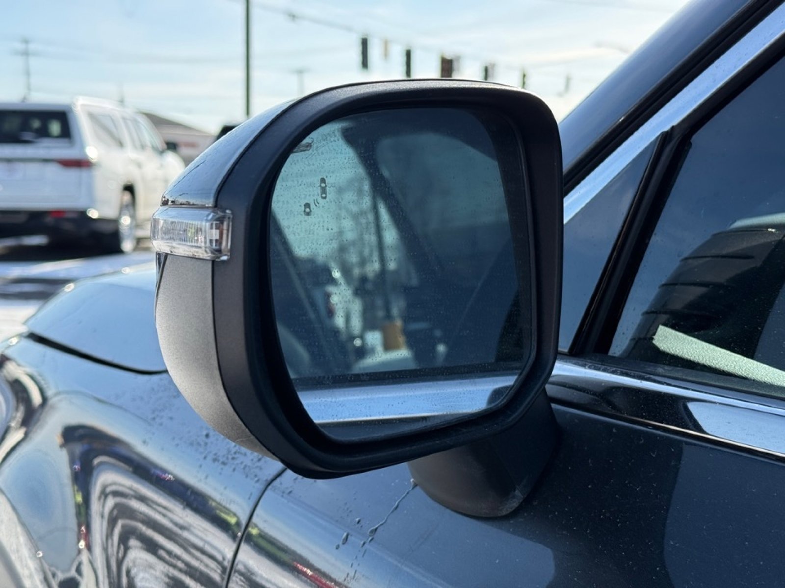 Used 2022 Kia Telluride LX image 36