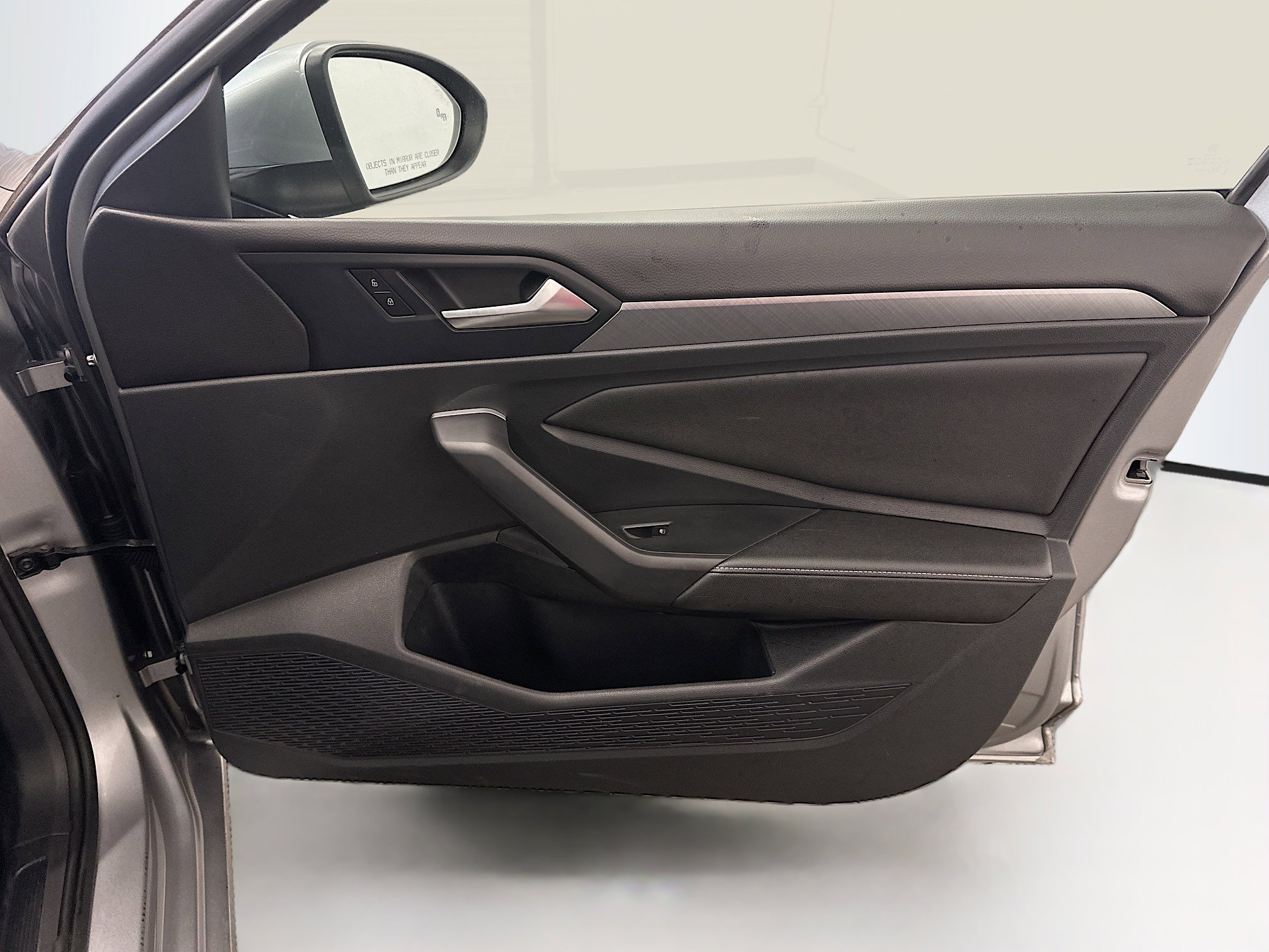 Used 2024 Volkswagen Jetta SE image 33