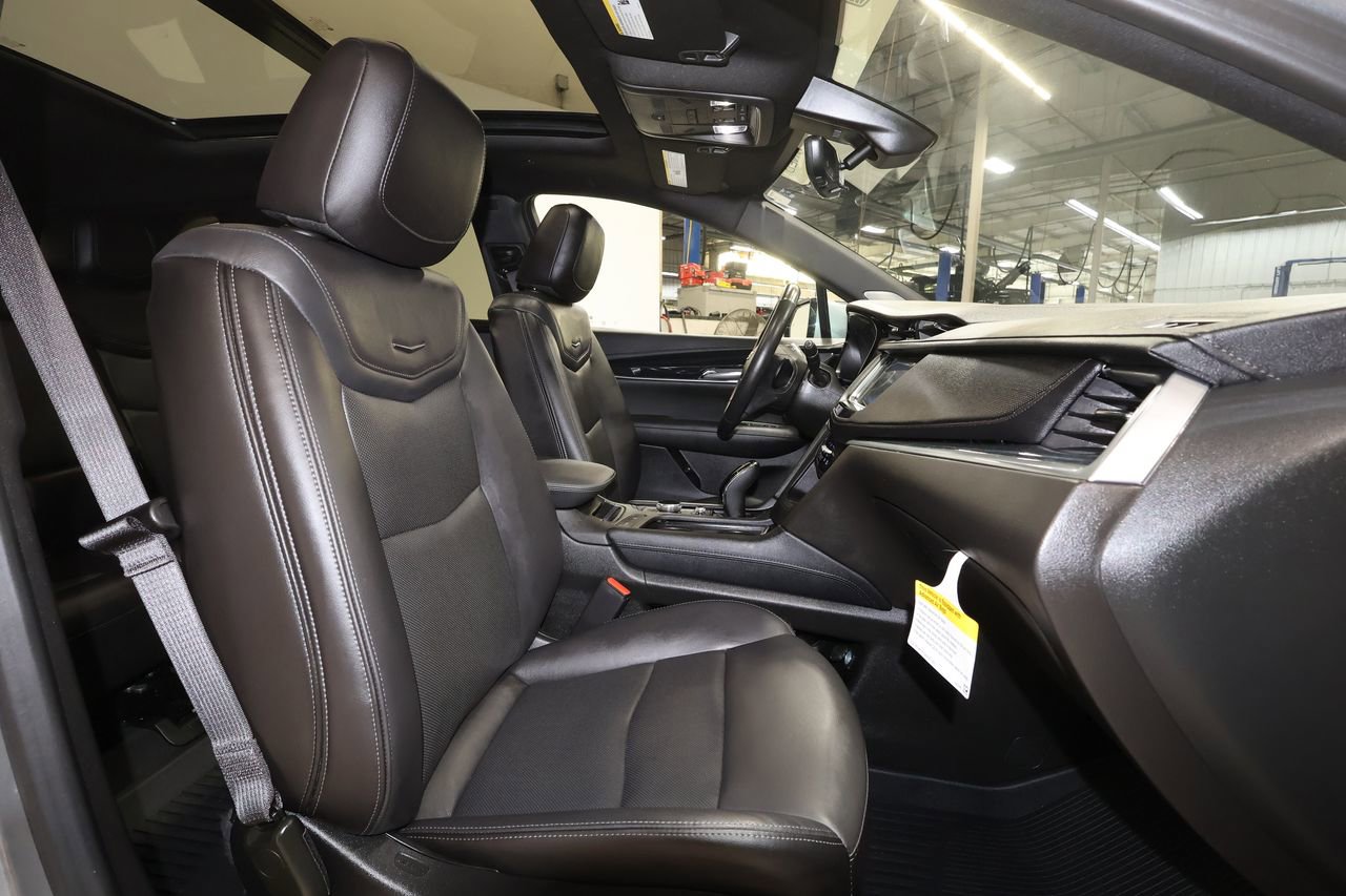 Certified 2025 Cadillac XT5 Premium Luxury w/ Technology Package AWD/4WD image 27