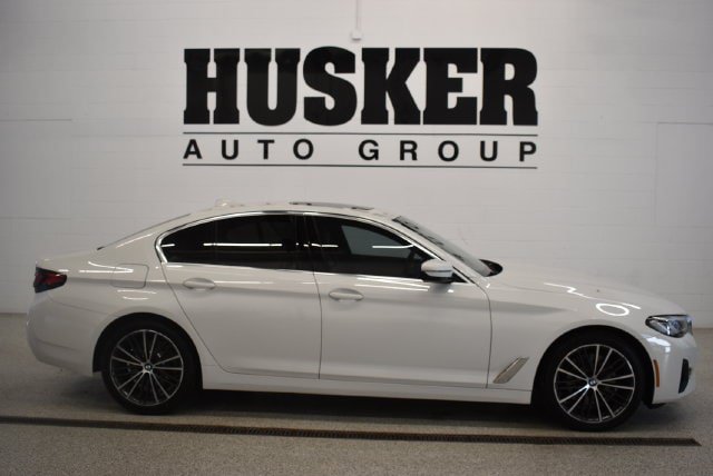 Used 2023 BMW 530i xDrive w/ Premium Package AWD/4WD image 2