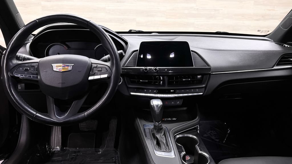 Used 2023 Cadillac CT4 Luxury w/ Cold Weather Package RWD image 2
