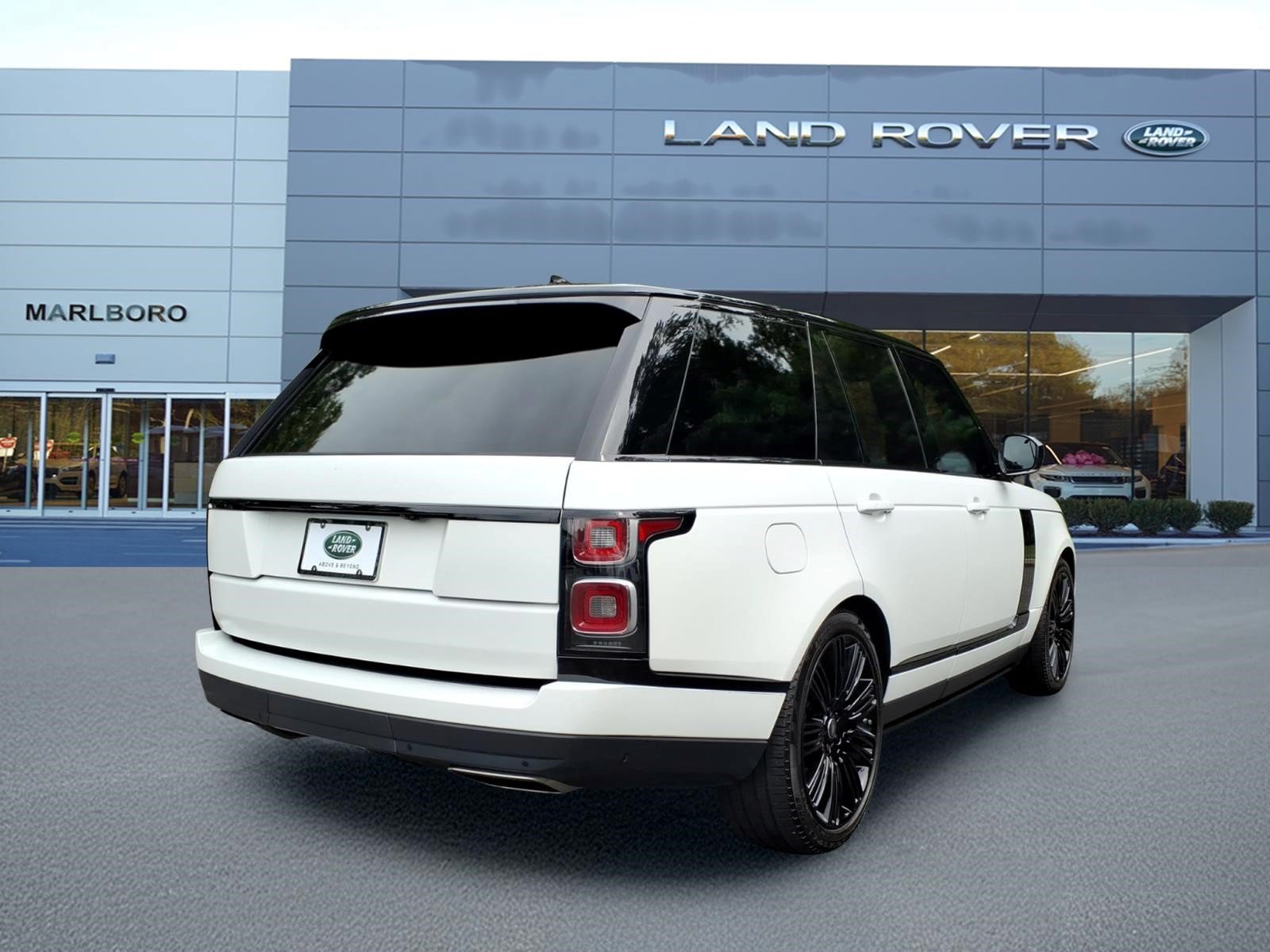 Used 2020 Land Rover Range Rover HSE AWD/4WD image 2