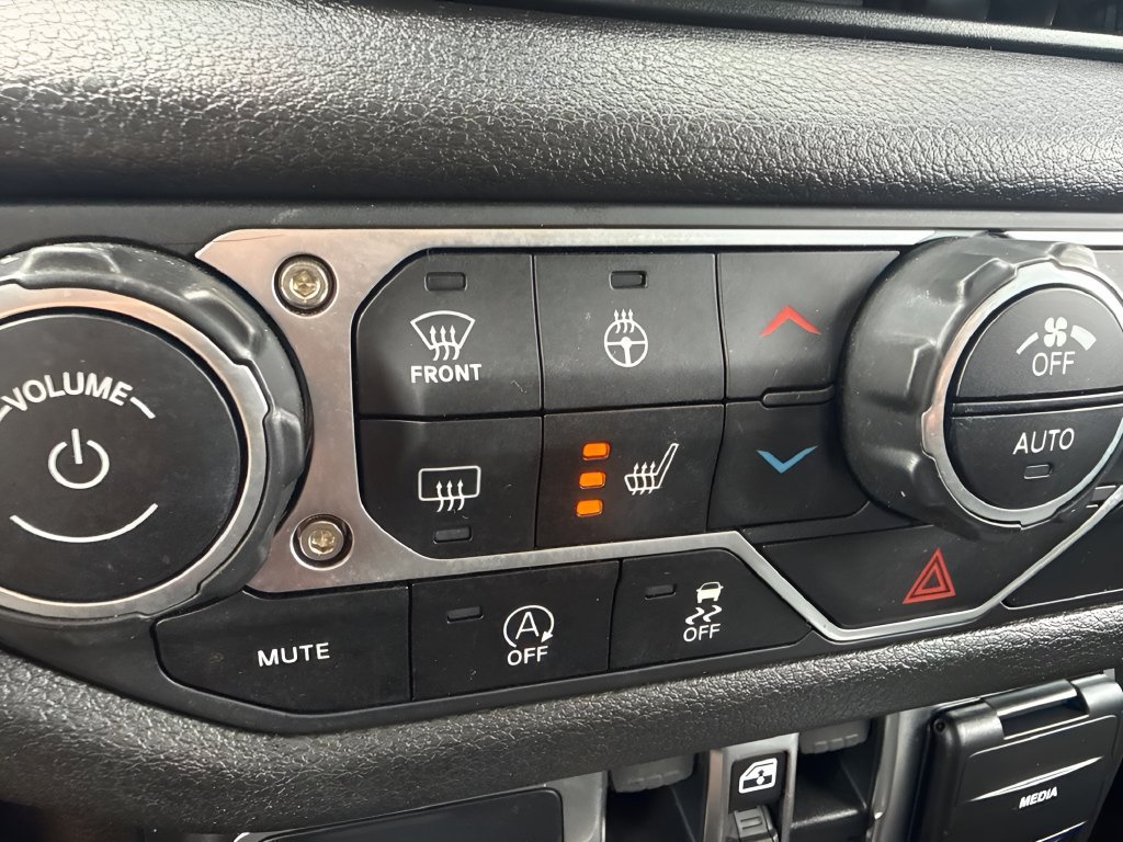 Used 2025 Jeep Wrangler Unlimited Sport AWD/4WD image 17