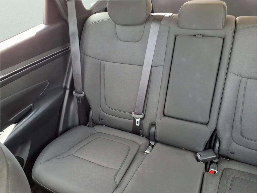 Used 2022 Hyundai Tucson SEL FWD image 14