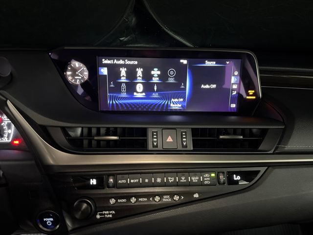 Used 2019 Lexus ES 300h w/ Accessory Package FWD image 5