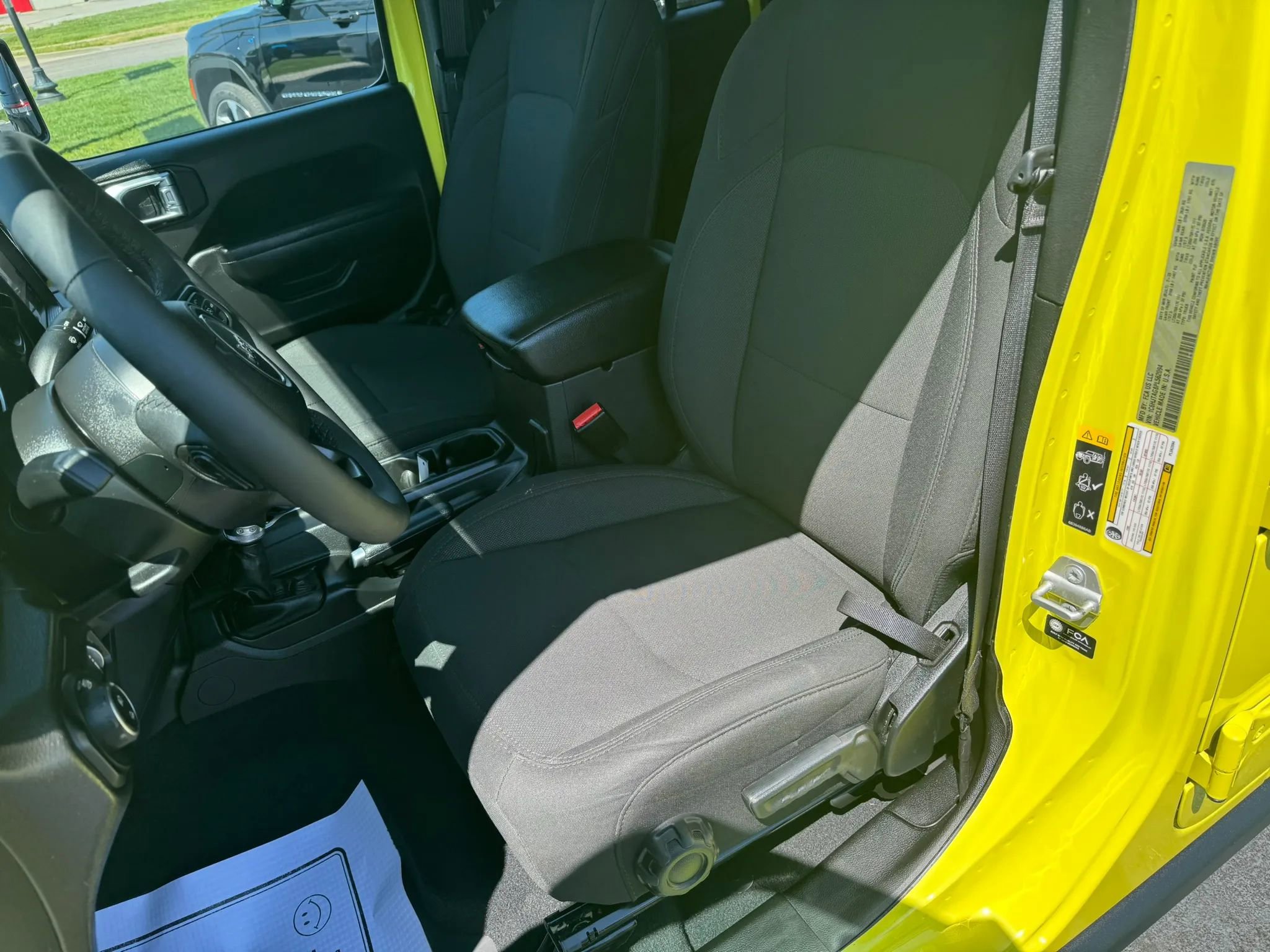 Used 2023 Jeep Gladiator Sport AWD/4WD image 4
