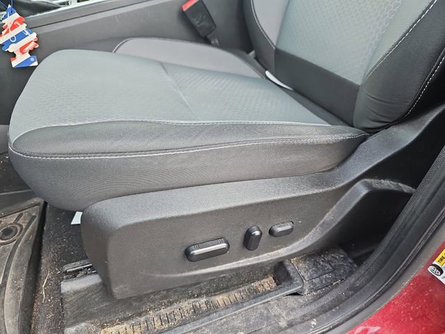 Used 2019 Ford Escape SE image 12