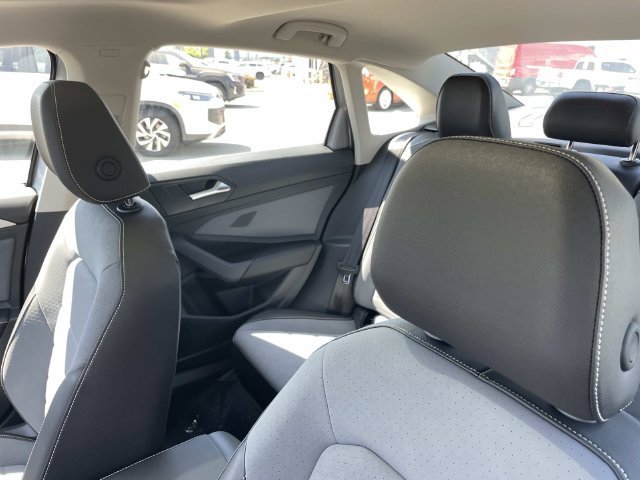 New 2027 Volkswagen Jetta SE FWD image 25