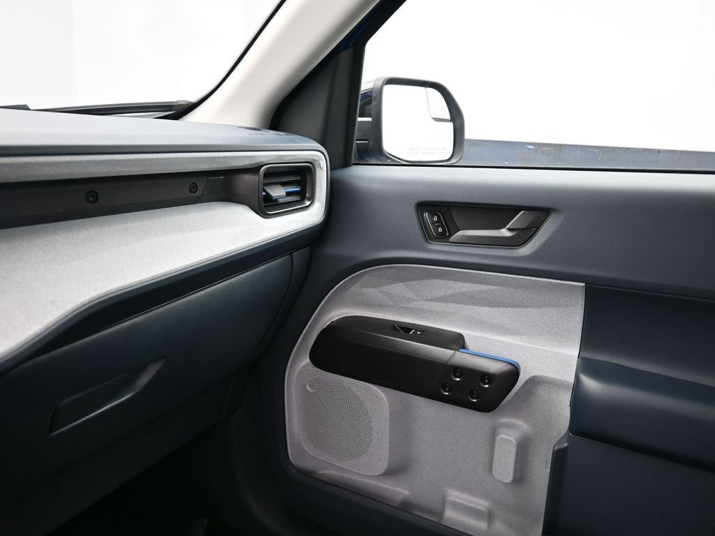 New 2025 Ford Maverick XLT w/ XLT Luxury Package image 33