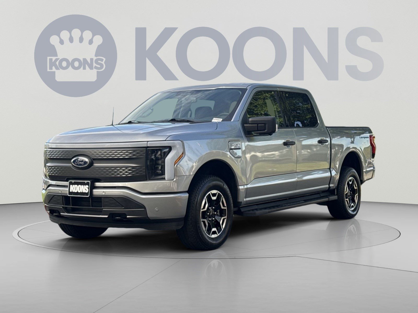 Used 2023 Ford F150 Lightning XLT AWD/4WD image 1