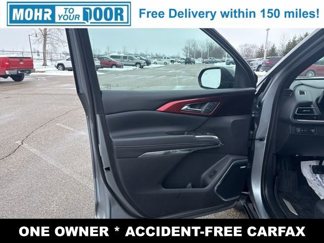 Used 2025 Chevrolet Traverse RS image 10