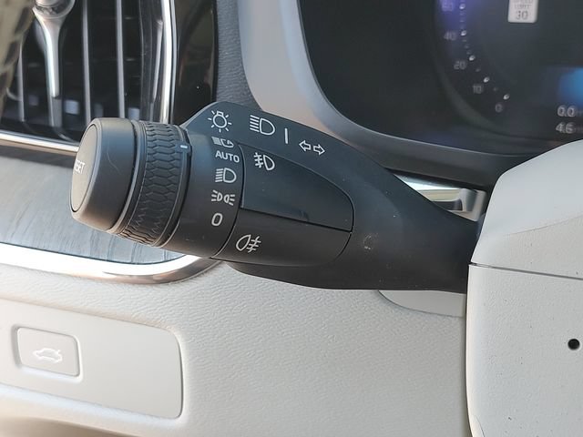 Used 2023 Volvo XC60 B5 Plus w/ Protection Package FWD image 19