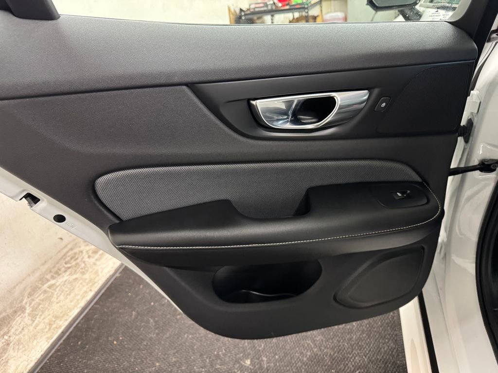 Used 2022 Volvo S60 T8 R-Design w/ Advanced Package image 15