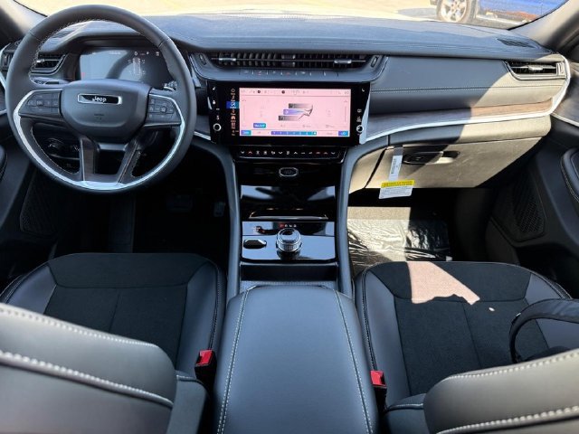 New 2026 Jeep Grand Cherokee Altitude AWD/4WD image 16