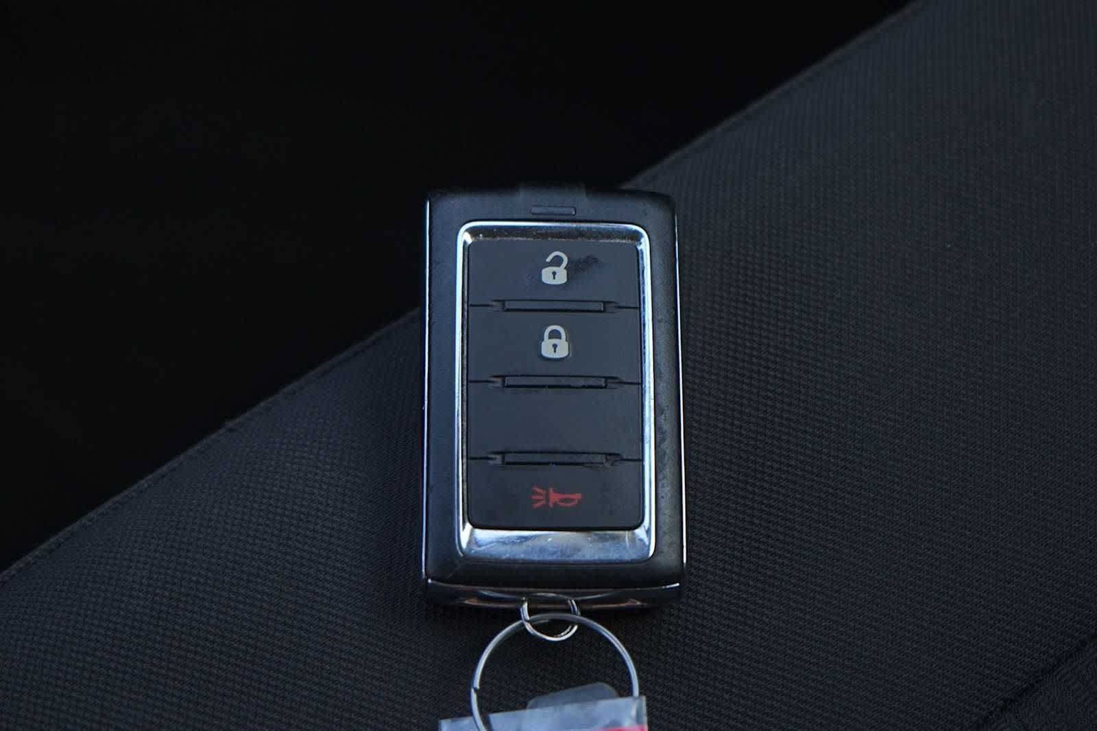 Used 2024 Jeep Grand Cherokee Laredo RWD image 28