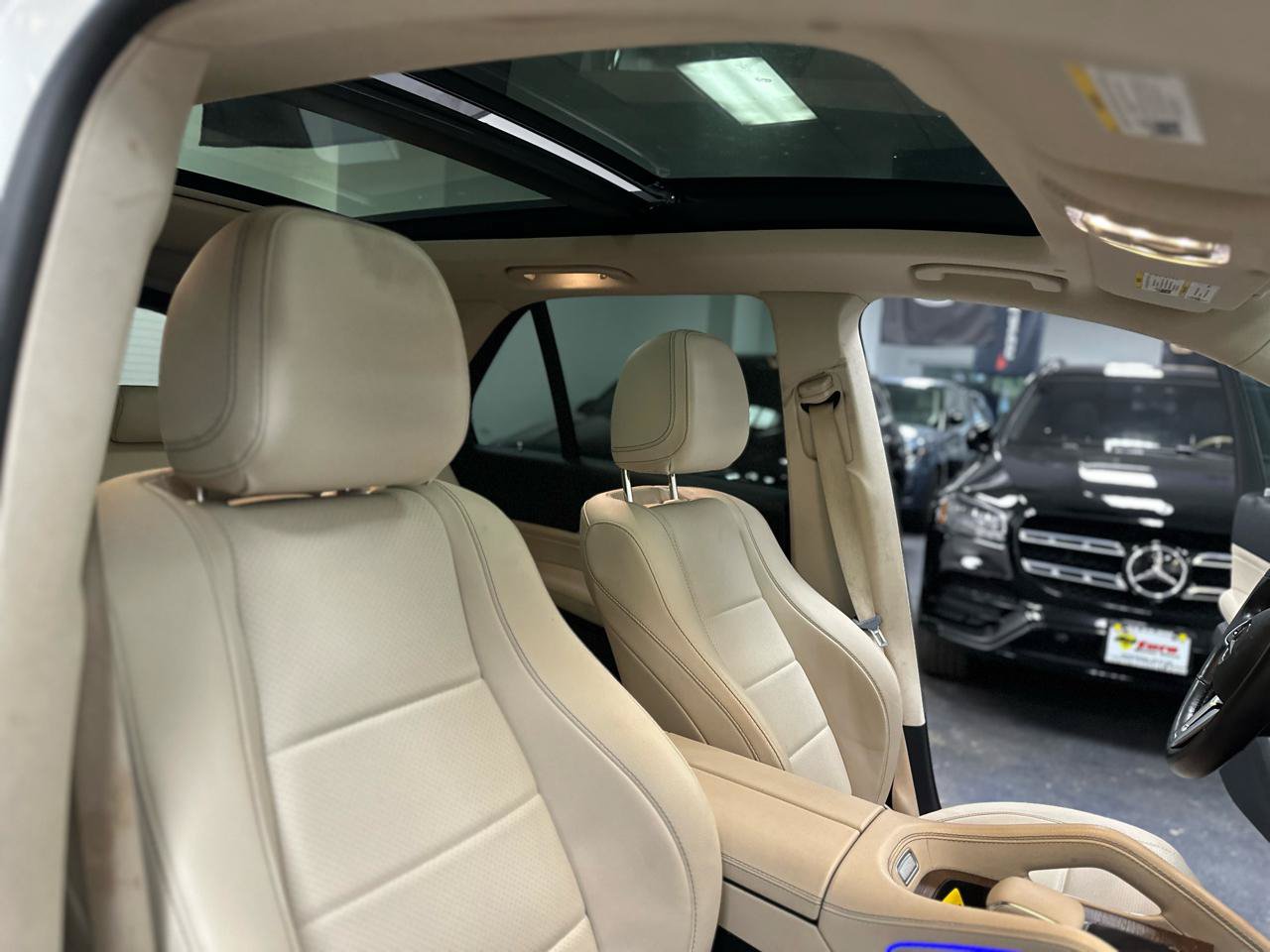 Used 2022 Mercedes-Benz GLE 350 4MATIC w/ Premium Package image 35