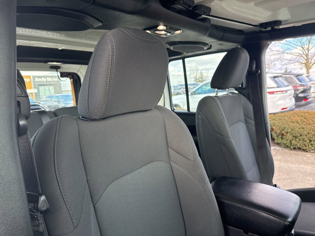 Used 2022 Jeep Wrangler Unlimited Sport image 23