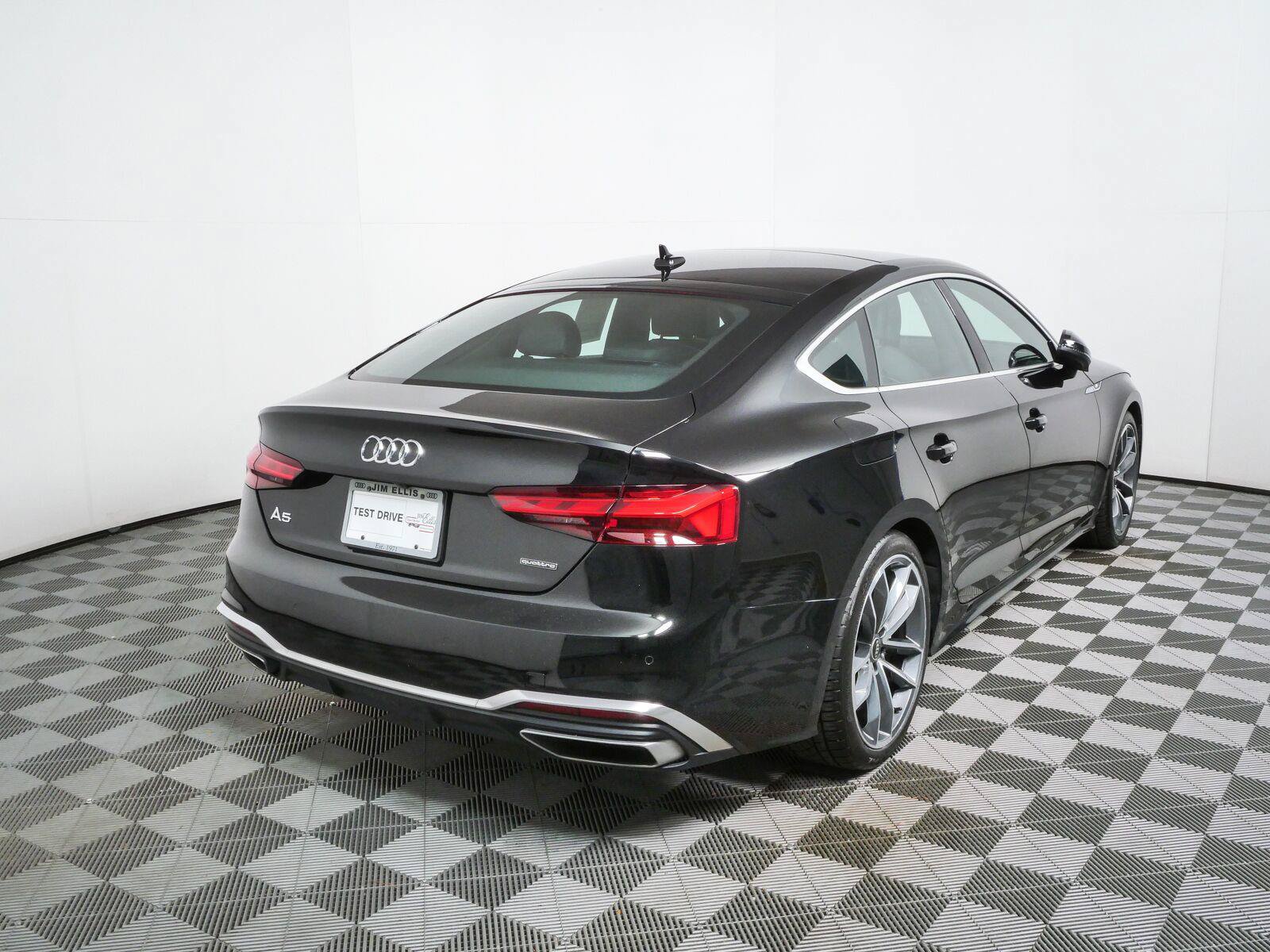 Used 2024 Audi A5 2.0T Premium Plus w/ Premium Plus AWD/4WD image 3