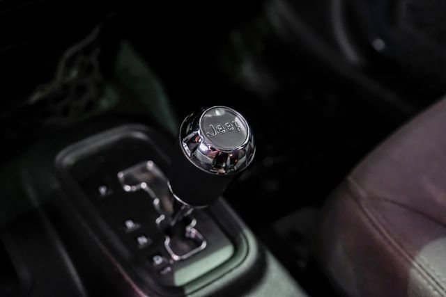 Used 2017 Jeep Wrangler Unlimited Willys image 25