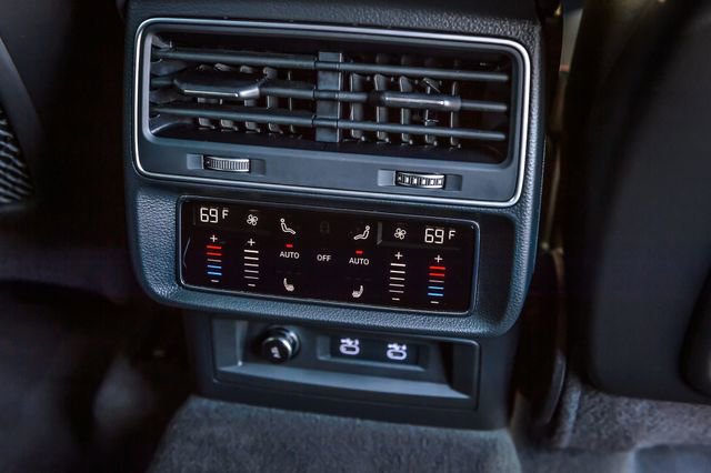 Used 2021 Audi Q8 Premium Plus w/ Premium Plus Package image 44