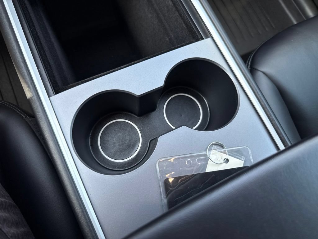 Used 2024 Tesla Model Y Long Range AWD/4WD image 23