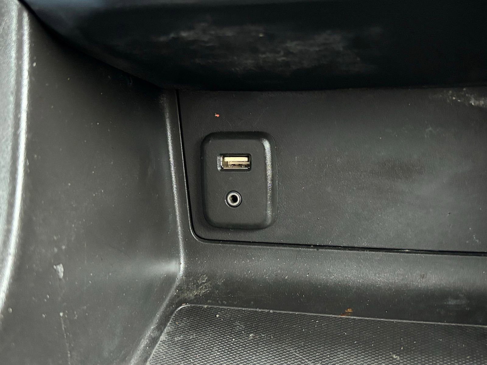 Used 2015 GMC Canyon SLE w/ SLE Convenience Package image 23