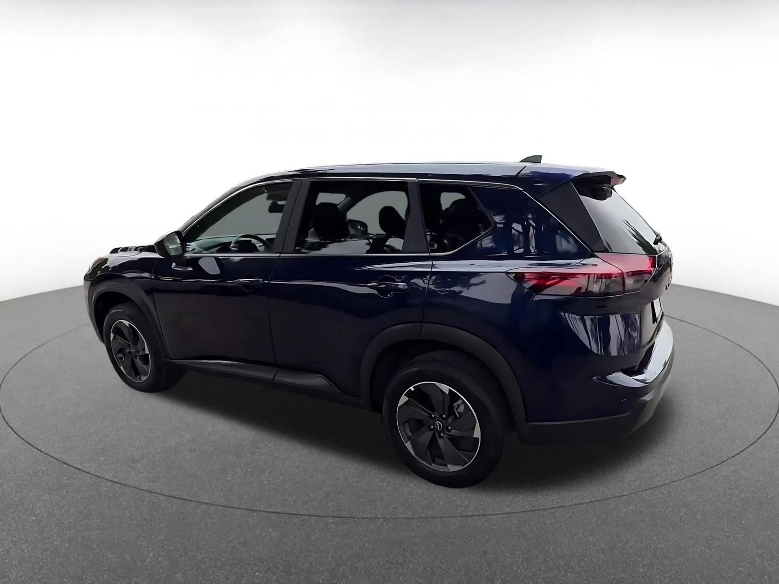 Used 2025 Nissan Rogue SV FWD image 9