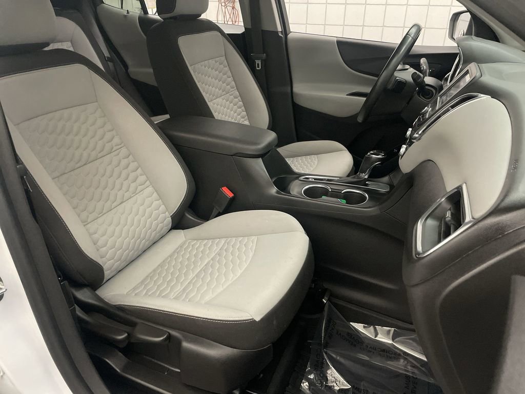 Used 2019 Chevrolet Equinox LT w/ Driver Convenience Package image 20