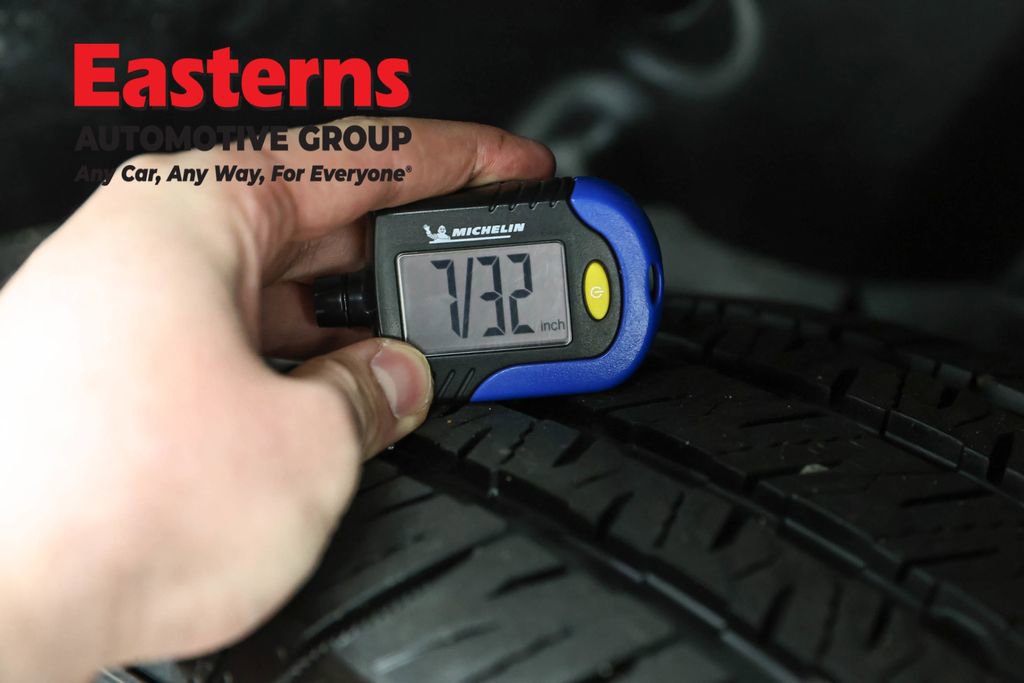 Used 2025 Jeep Wrangler Unlimited Sahara AWD/4WD image 23