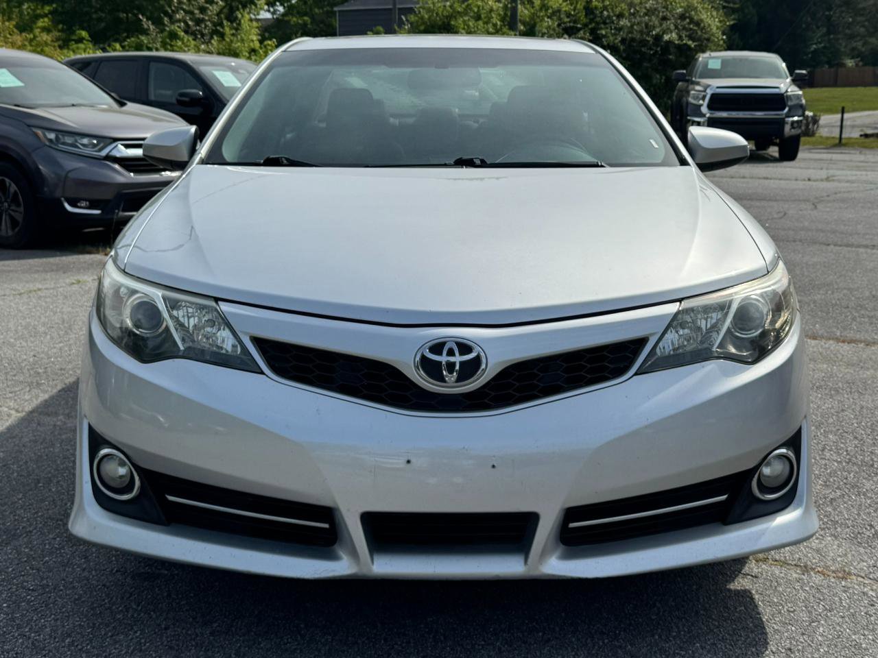 Used 2012 Toyota Camry SE w/ Convenience Pkg FWD image 2