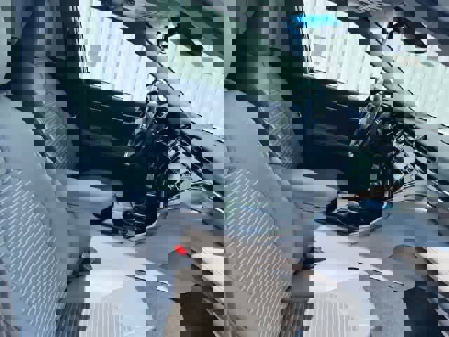 Used 2018 Toyota Camry SE w/ Moonroof Package image 21