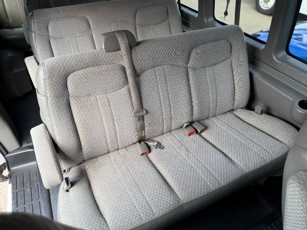 Used 2003 Chevrolet Express 3500 Extended Passenger RWD image 16