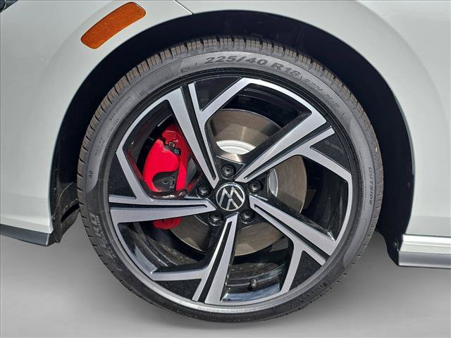 New 2026 Volkswagen Golf SE FWD image 11
