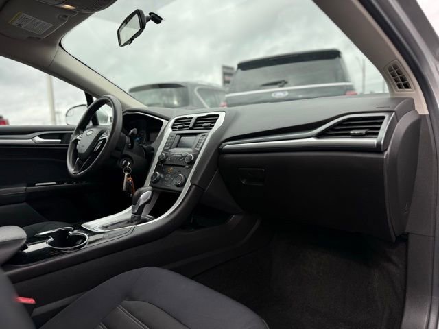 Used 2014 Ford Fusion SE image 10