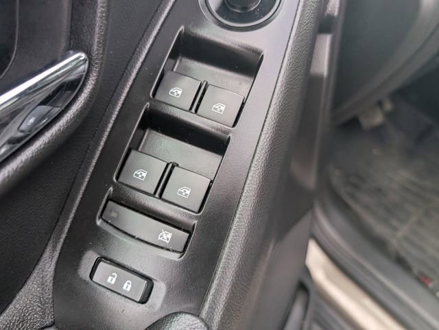 Used 2022 Chevrolet Trax LT w/ Driver Confidence Package AWD/4WD image 16