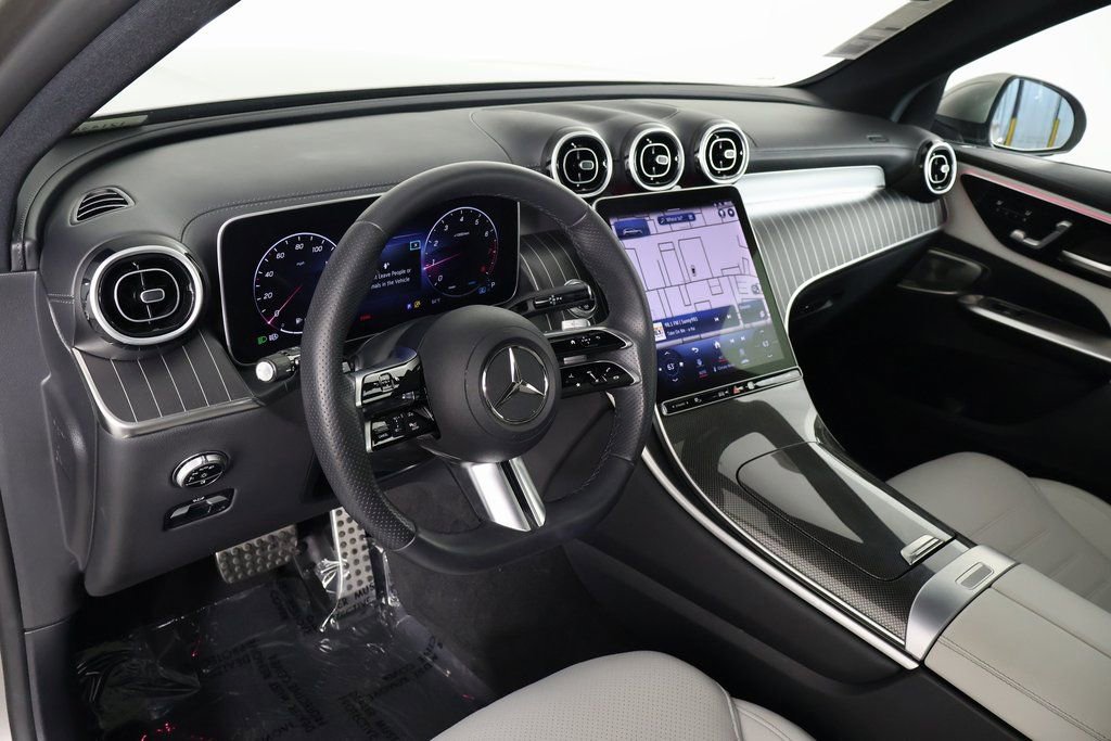 Used 2023 Mercedes-Benz GLC 300 image 7