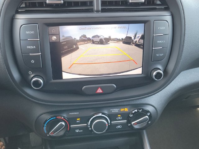 Certified 2025 Kia Soul LX w/ LX Technology Package FWD image 19