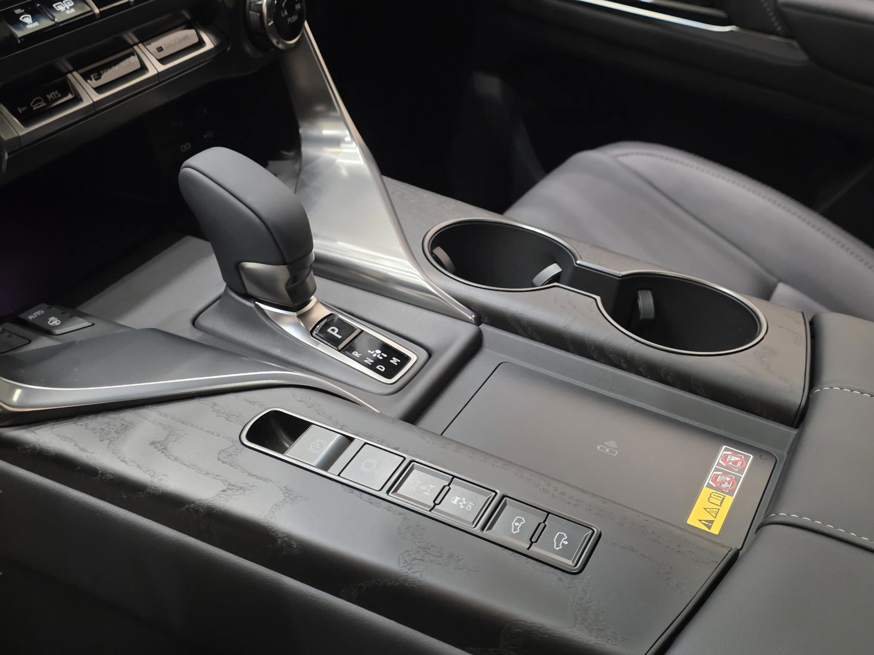 New 2026 Lexus LX 700h Overtrail image 18