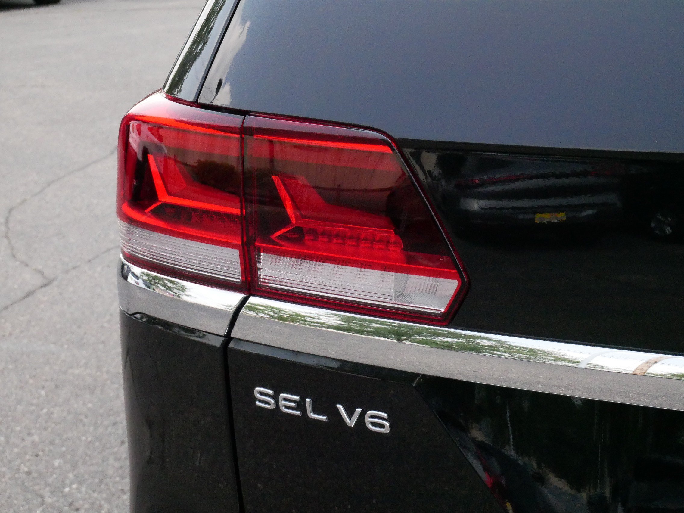 Certified 2023 Volkswagen Atlas SEL AWD/4WD image 17