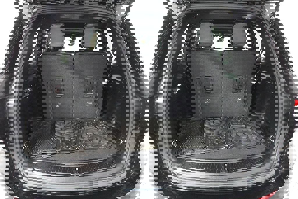 Used 2023 Jeep Grand Cherokee L Altitude image 28