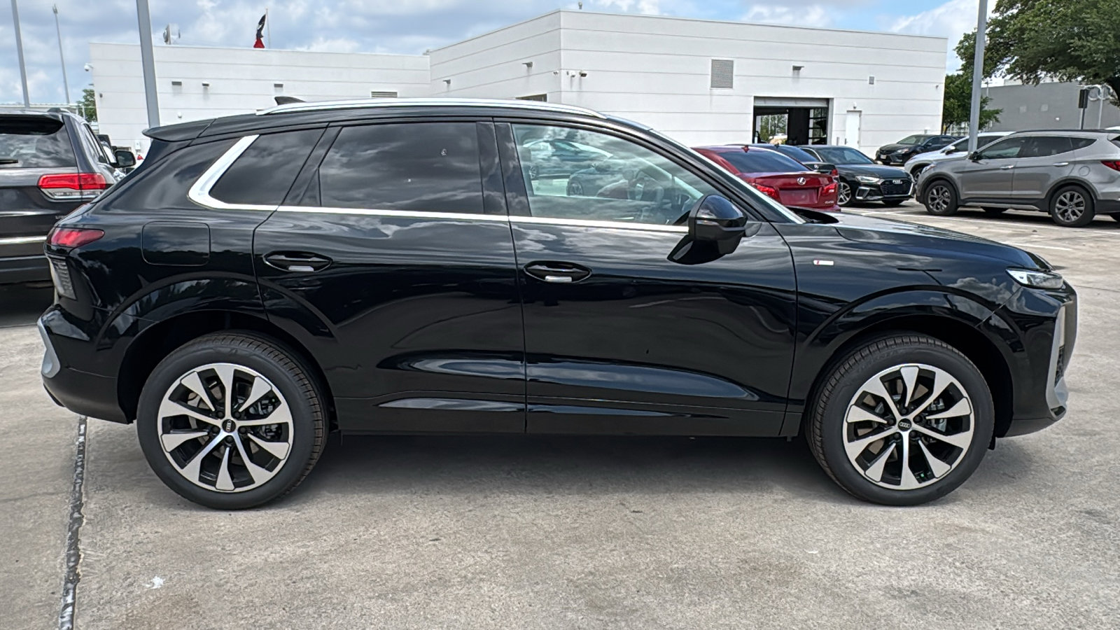 New 2026 Audi Q3 quattro 2.0T AWD/4WD image 8