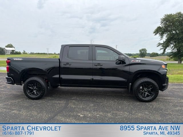 Used 2021 Chevrolet Silverado 1500 Custom Trail Boss w/ Midnight Edition AWD/4WD image 2