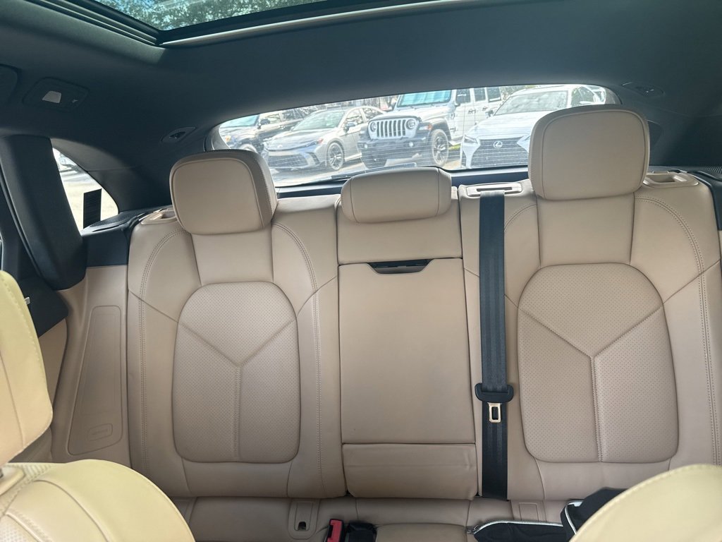 Used 2021 Porsche Macan image 15