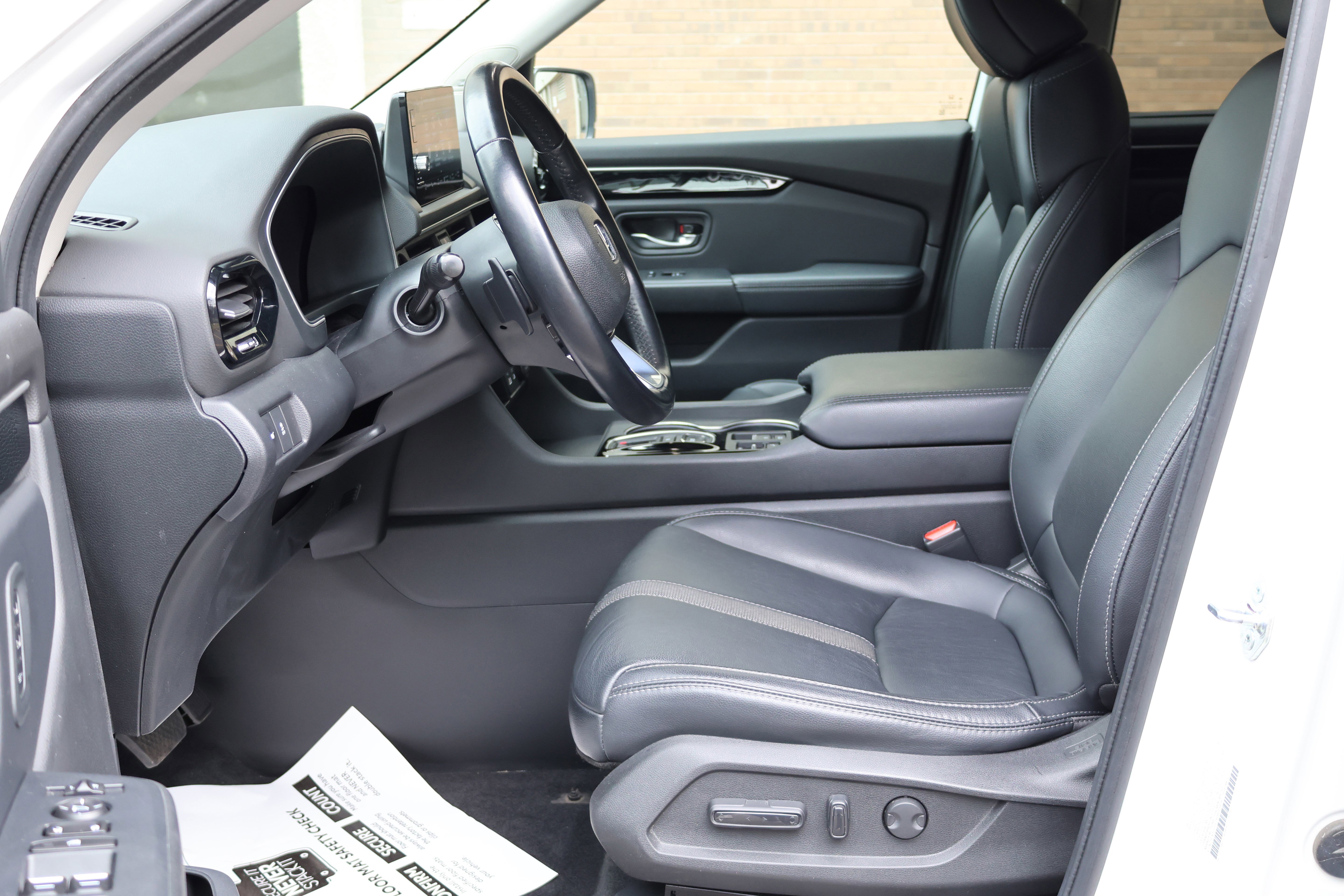 Used 2023 Honda Pilot Touring image 27