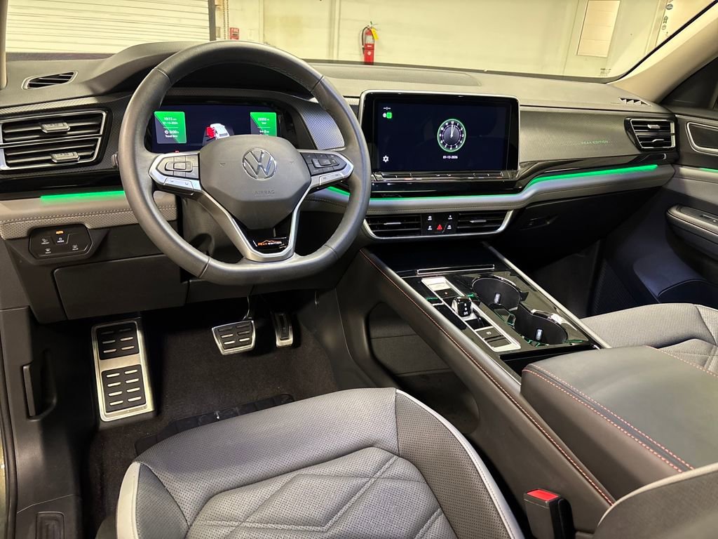 Used 2024 Volkswagen Atlas Peak Edition SE image 26